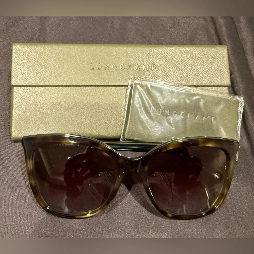 Longchamp Women's Sunglasses Green Acetate Cat Eye